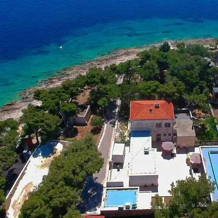 Residences Caroline Apartment