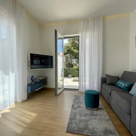 Residences Caroline דירה