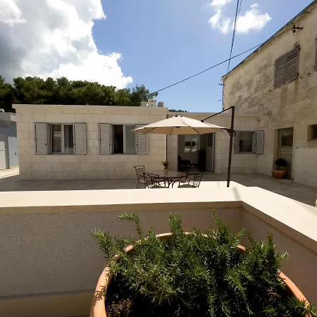 Residences Caroline * חוואר