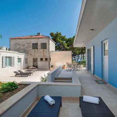 Residences Caroline דירה חוואר