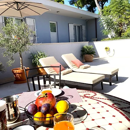 Residences Caroline דירה