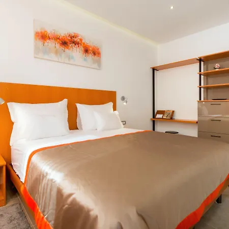 Residences Caroline דירה