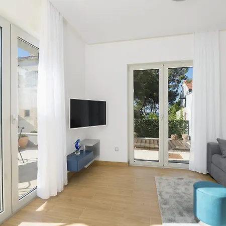 Residences Caroline דירה