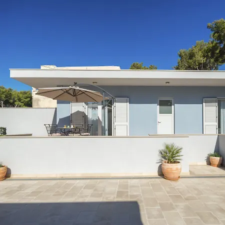 Residences Caroline דירה