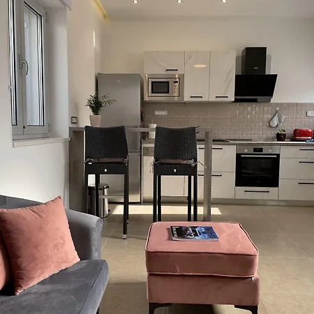 Residences Caroline * חוואר