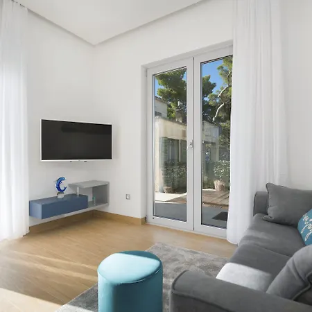Residences Caroline דירה חוואר