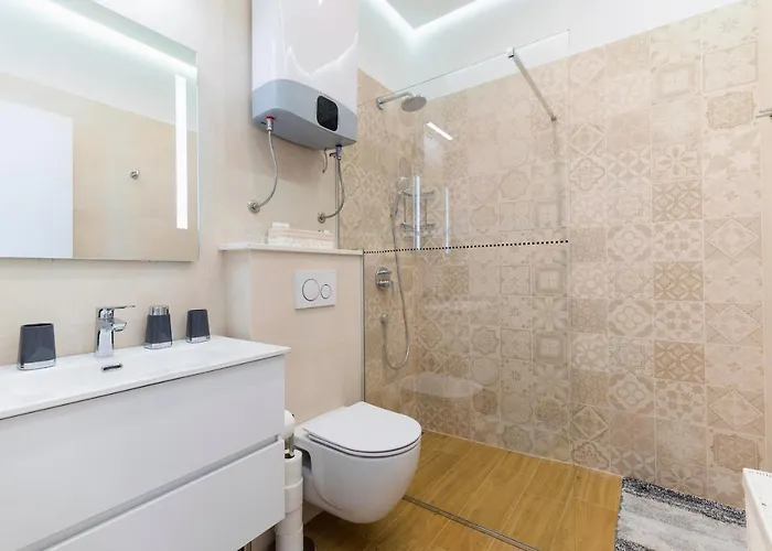 Apartment Residences Caroline *