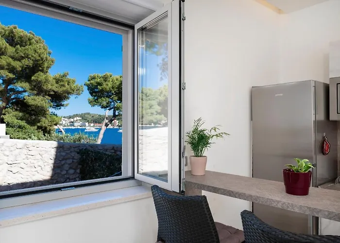 Apartment Residences Caroline *