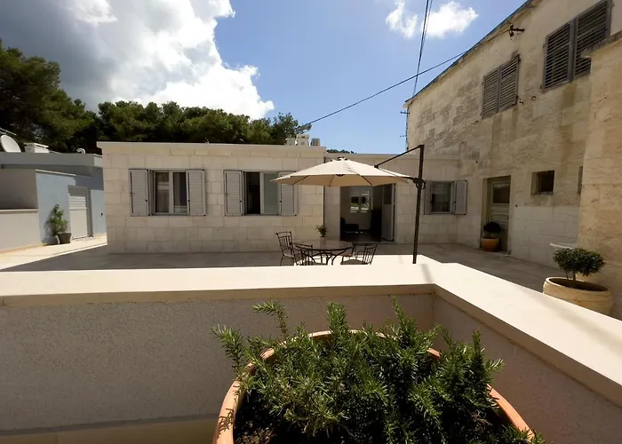 Residences Caroline * هفار